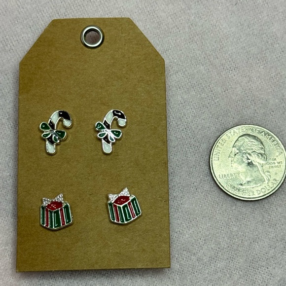 2 pair Christmas earrings - Picture 1 of 2
